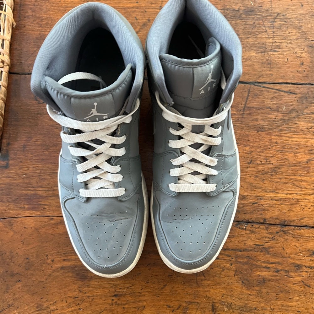 Jordan 1 retro mid cool grey